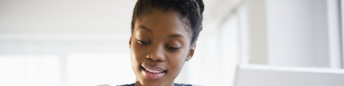 lady at desk with laptop